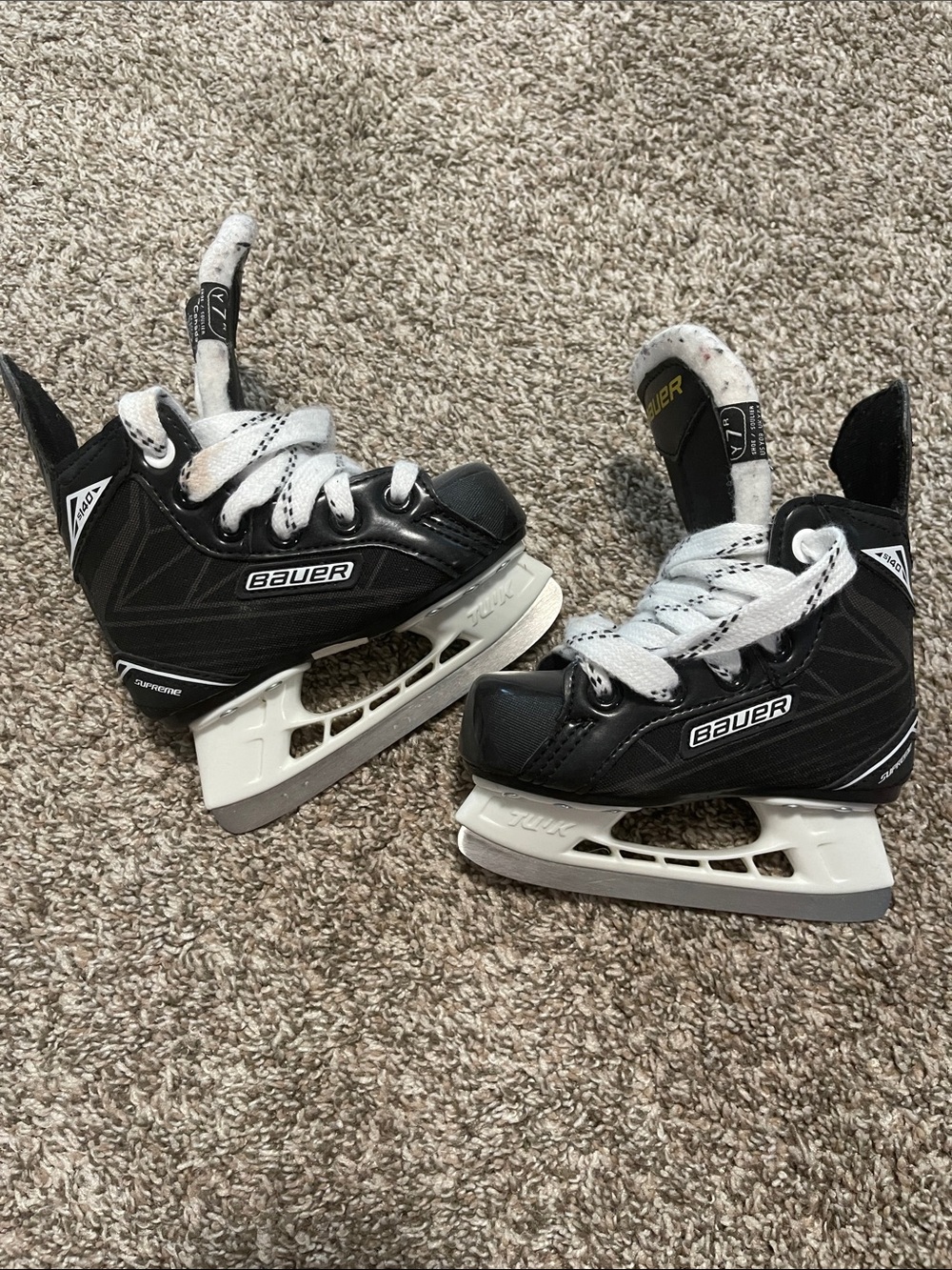 Bauer Black Youth Ice Hockey Skates with White Blades